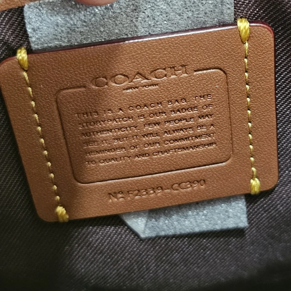 Coach pebbled leather chaise crossbody Bag New - Picture 6 of 10
